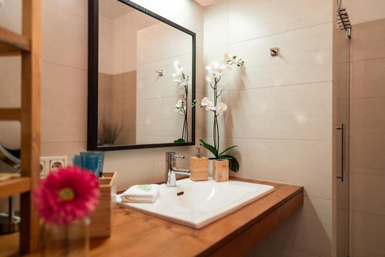Luxury Downtown Appartement Mit Garage Graz Exteriör bild
