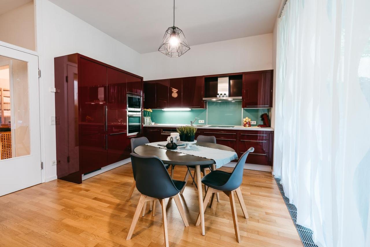 Luxury Downtown Appartement Mit Garage Graz Exteriör bild